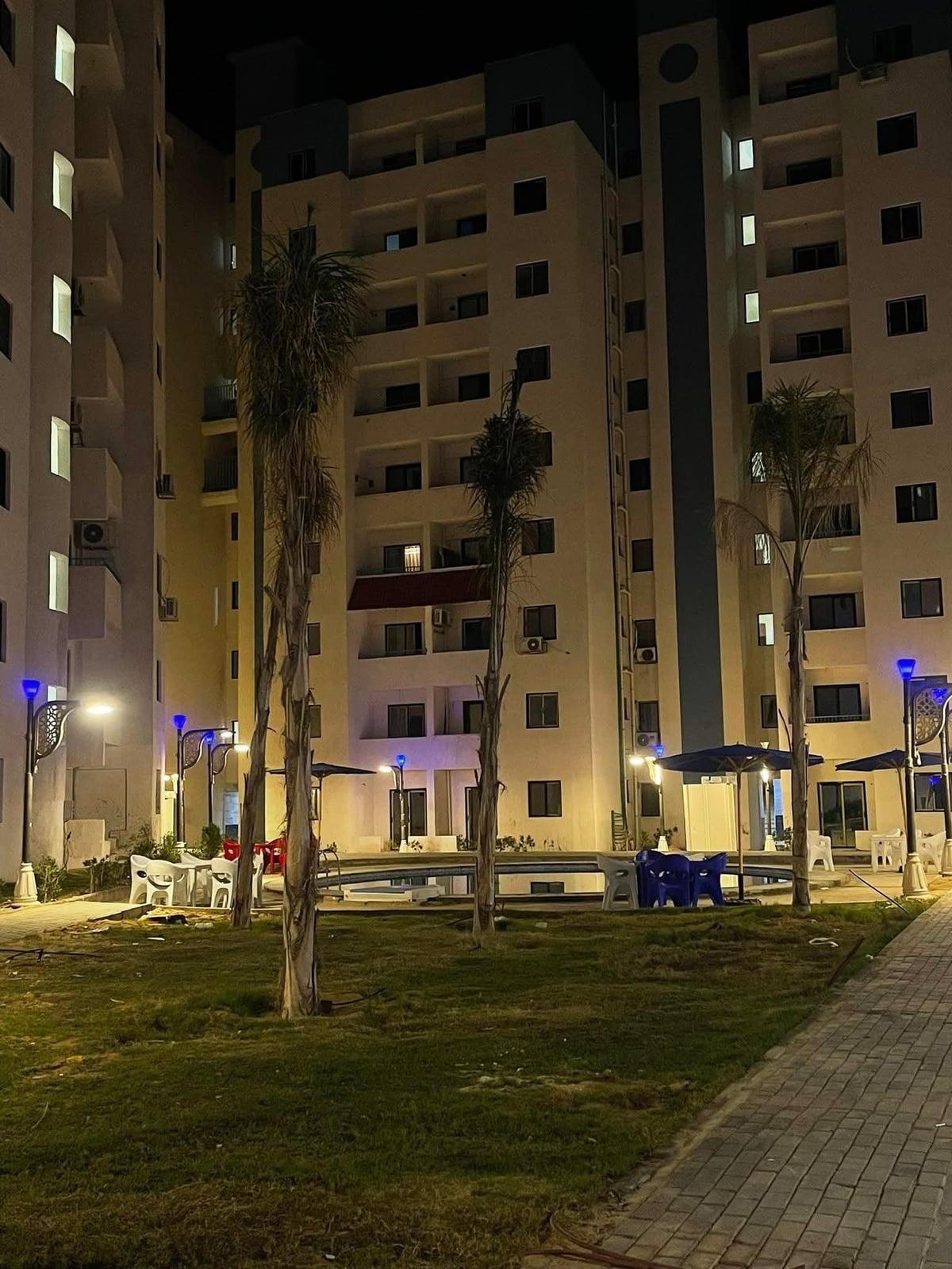 شاليه يطل على حمام السباحه الرئيسى photo 3