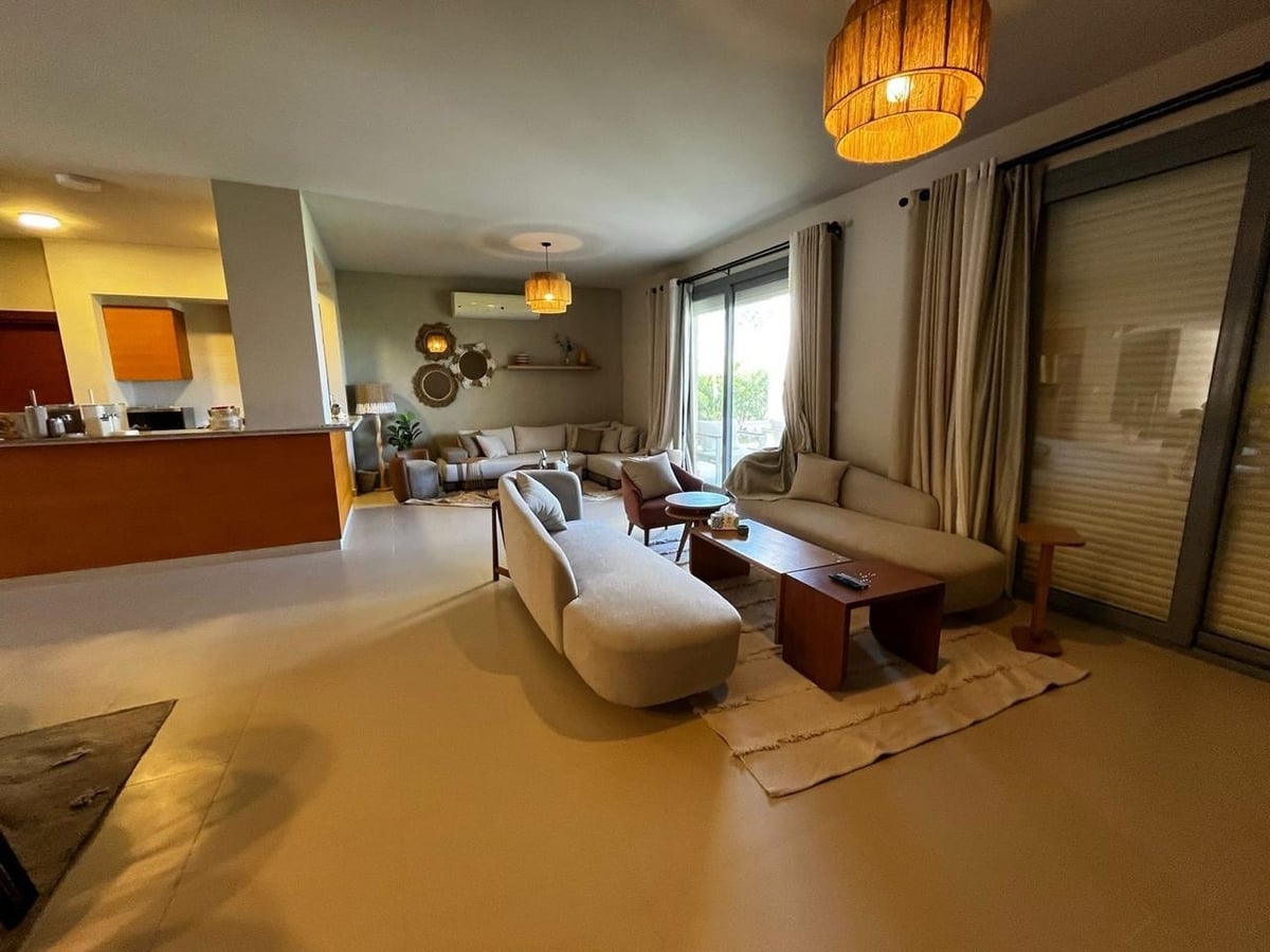 فيلا مراسى سيليا - Stand Alone  اول صف - Sea View  ٦ غرف نوم منهم ٢ ماستر