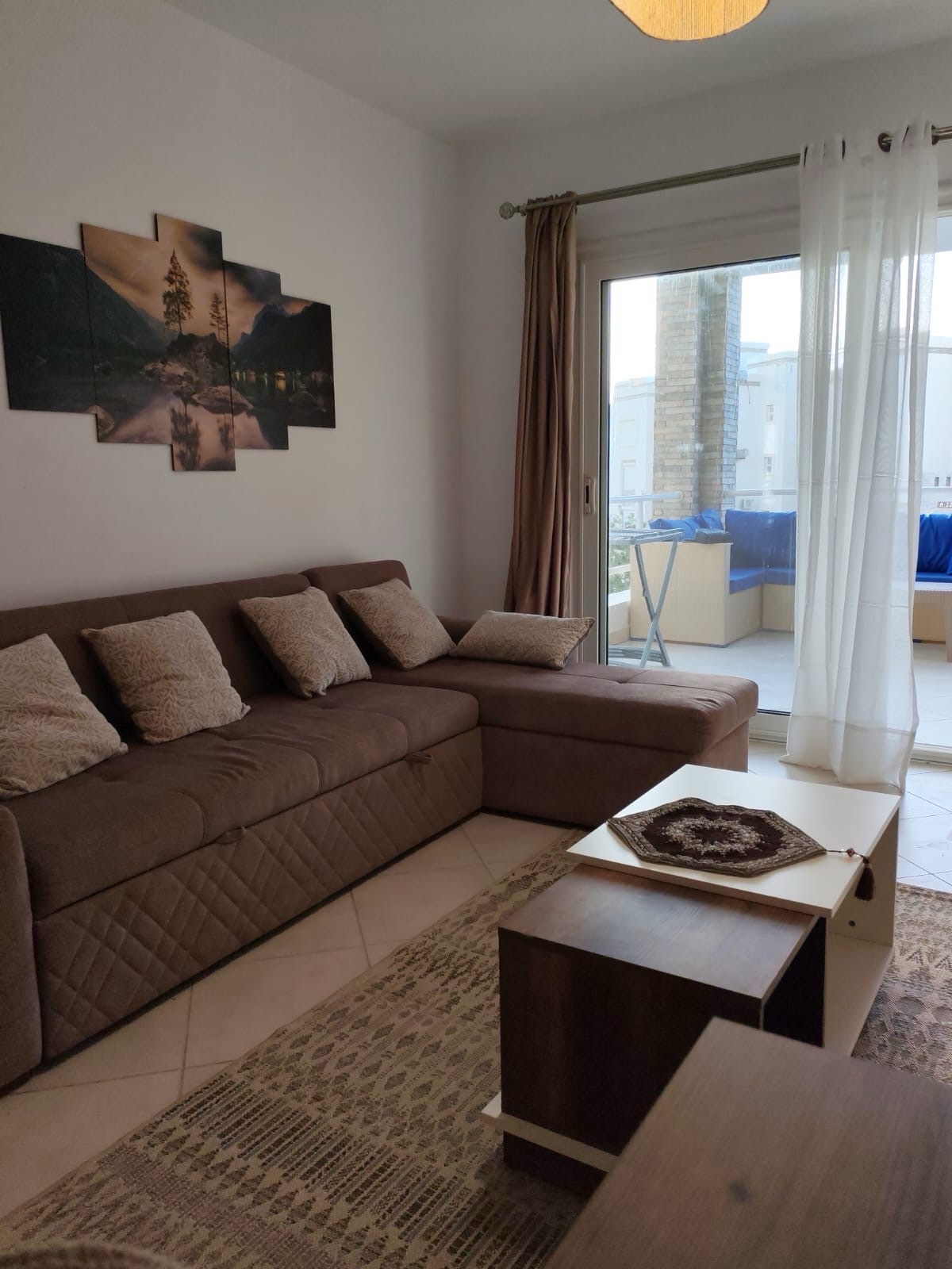 Amwaj rentals