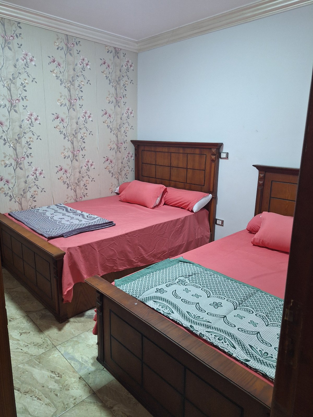 3 bed rooms with garden pool view photo 2