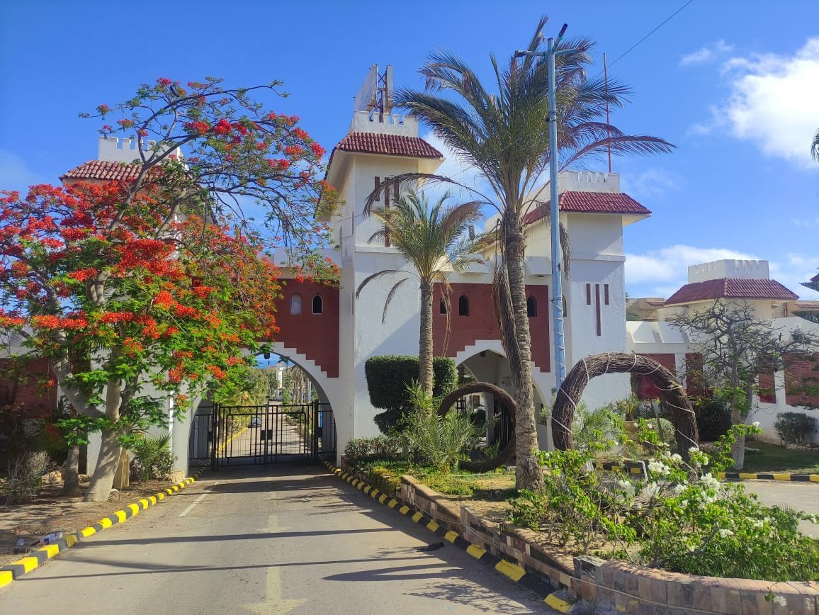 Family chalet near the sea in the North Coast, Montazah Village, Km 80