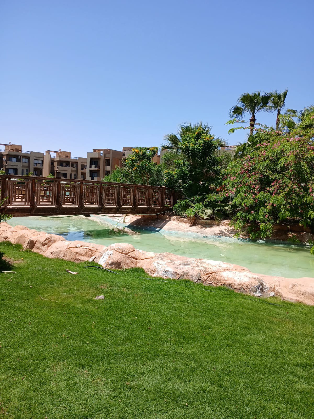 Chalet with a Lagoon and Pool View photo 2
