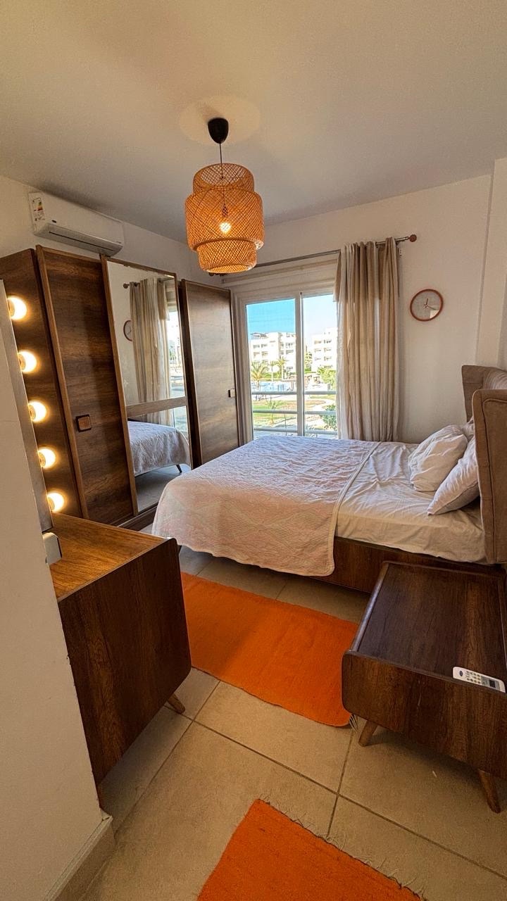First floor chalet, 2 bedrooms, 2 bathrooms on the lake,th photo 3