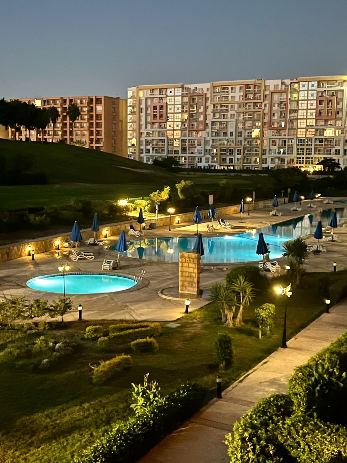 🔥  – بورتو جولف مارينا 
🏡 عمارة ٢٩ – دور تاني
🛏️ 2 غرف نوم – مكيف بالكامل
🛋️ photo 3