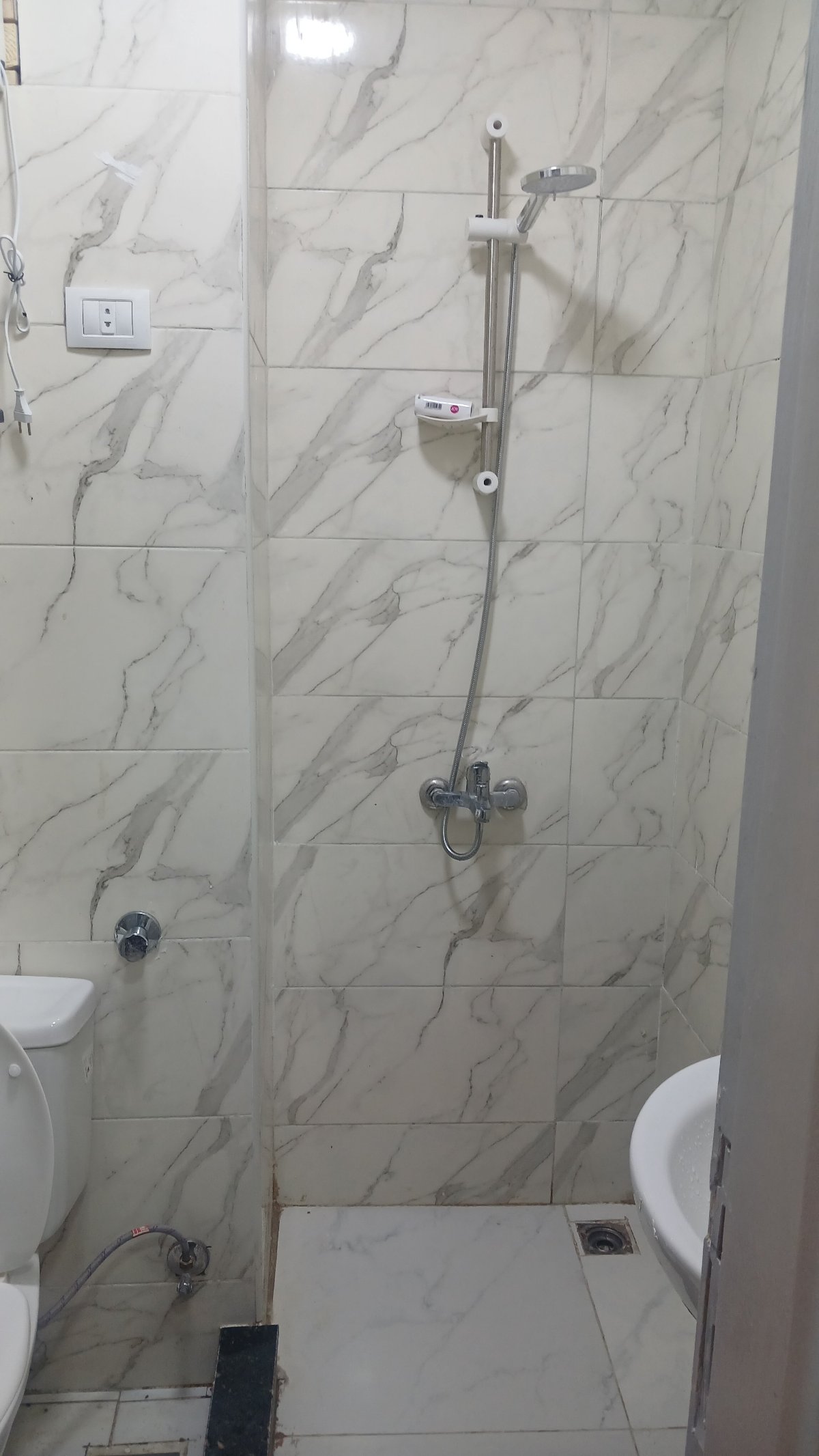 شاليه للايجار ببورتو جولف مارينا مساحة ٦٠م اول ايجار ليه السيزون ده فرش جديد photo 2